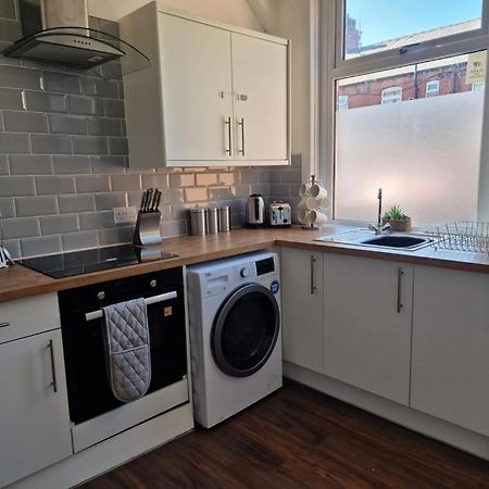 Cosy 3 Bedroom House In Beeston, Leeds, Ls11 7Jp ลีดส์ ภายนอก รูปภาพ